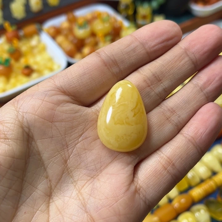 琥珀未镶嵌裸石卡29加小水滴