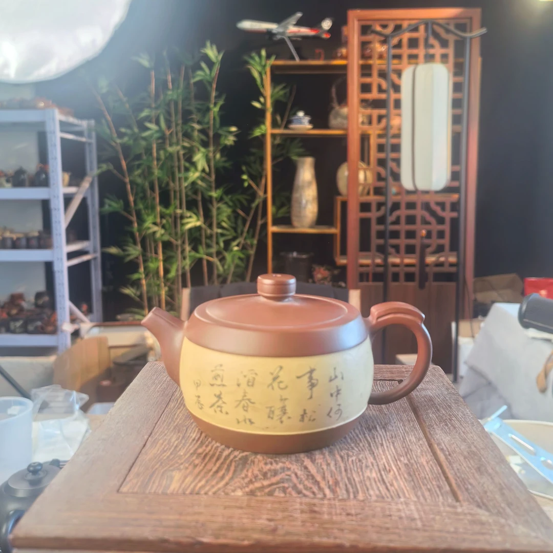 云南建水·百年逢春紫陶全手工刻填石鼓壶