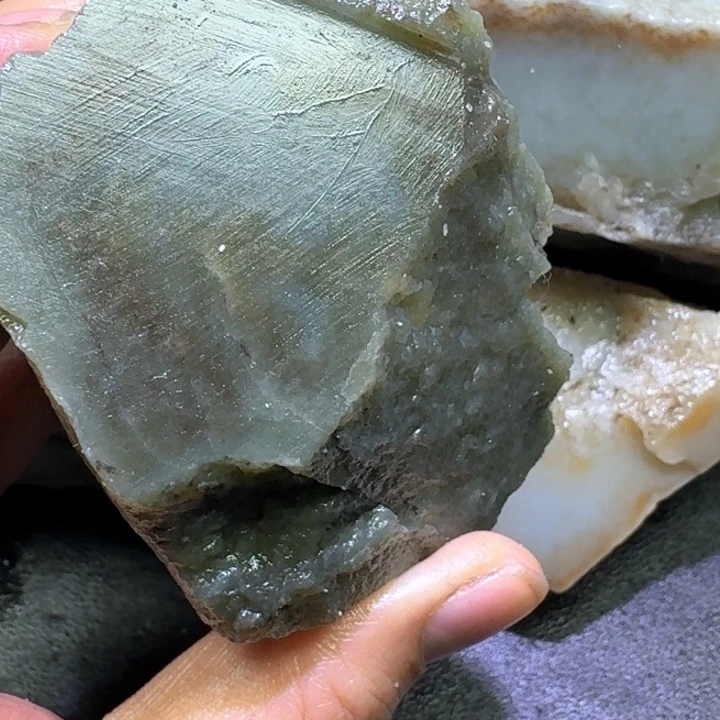 和田玉未镶嵌珠宝半成品
