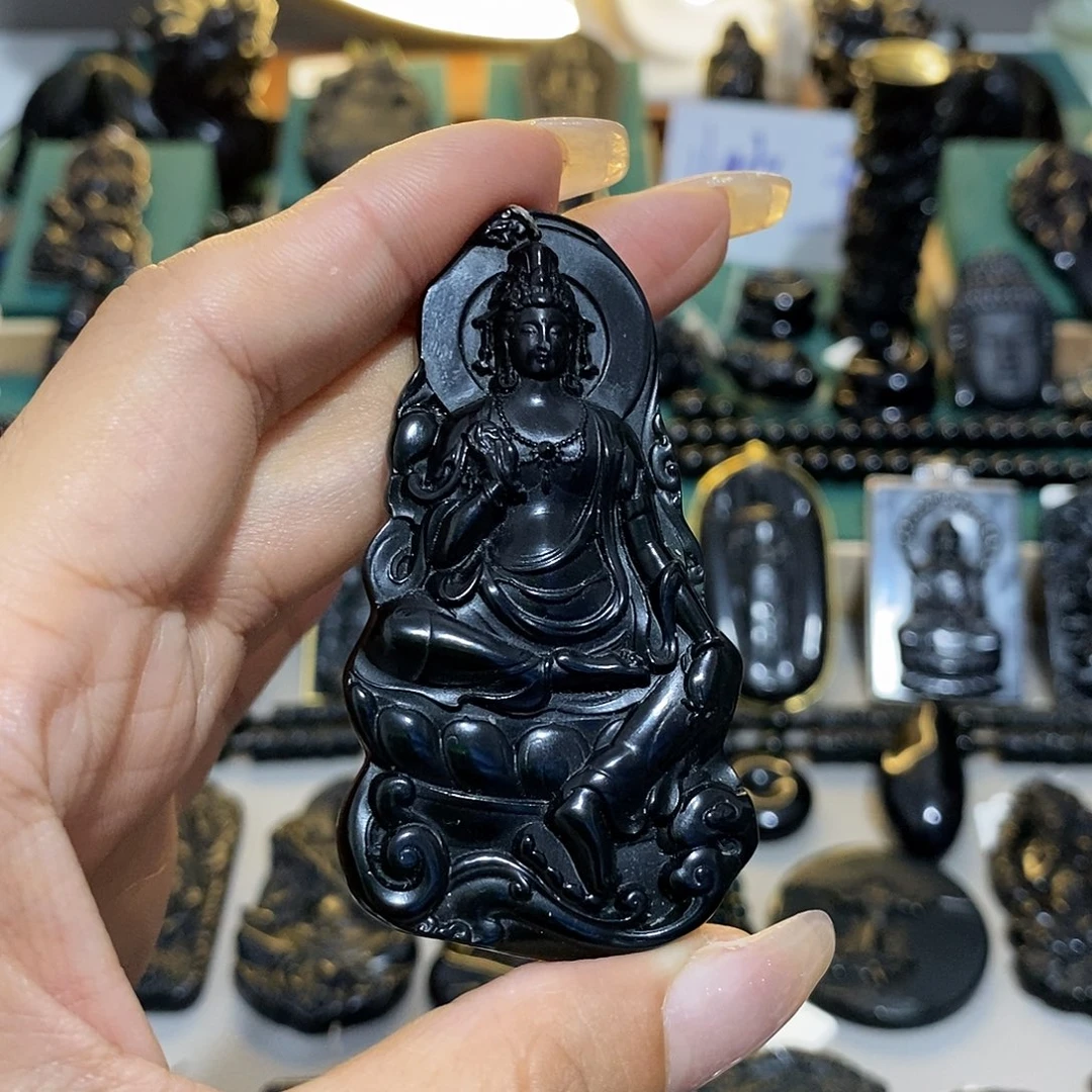 蛇纹石玉未镶嵌颈饰朱****利