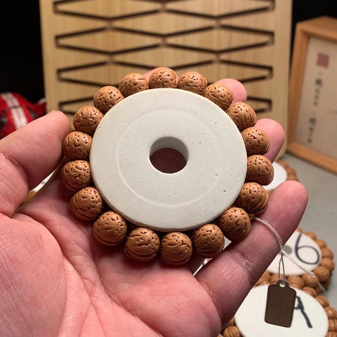 【闪购商品】桃核手串与**手1.4小油核桃核手串