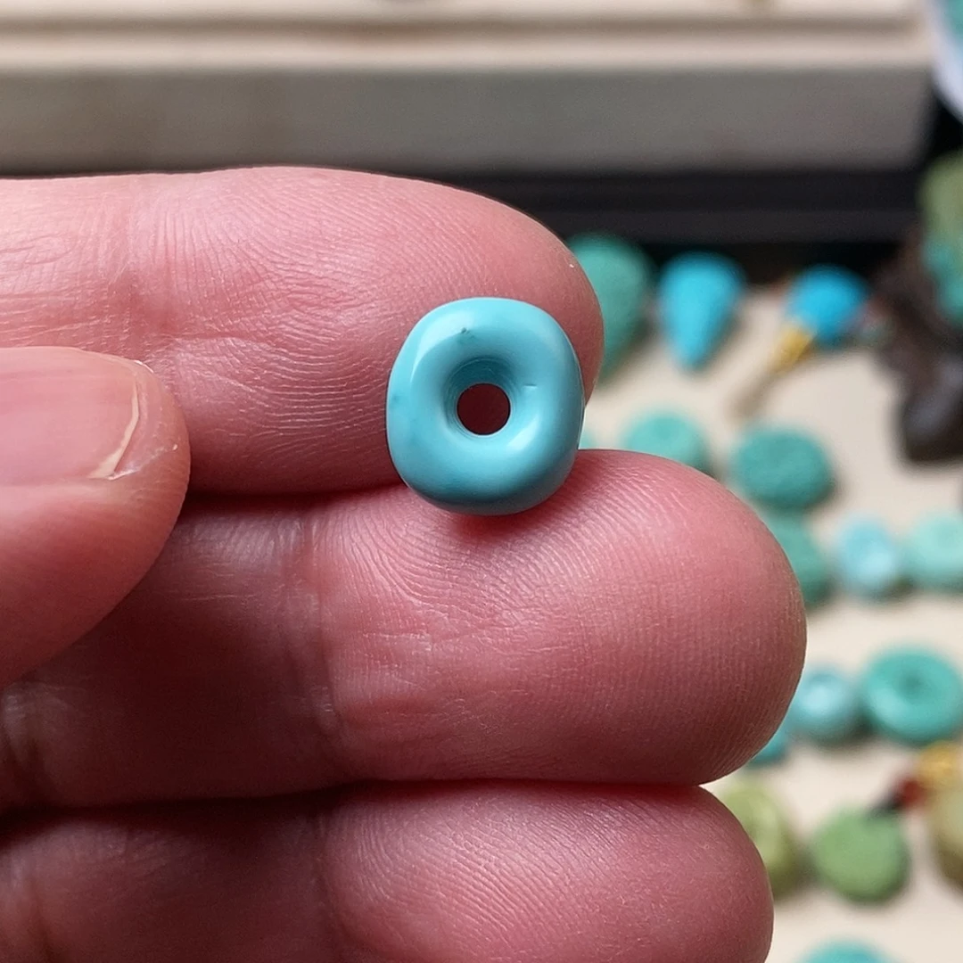 绿松石未镶嵌颈饰