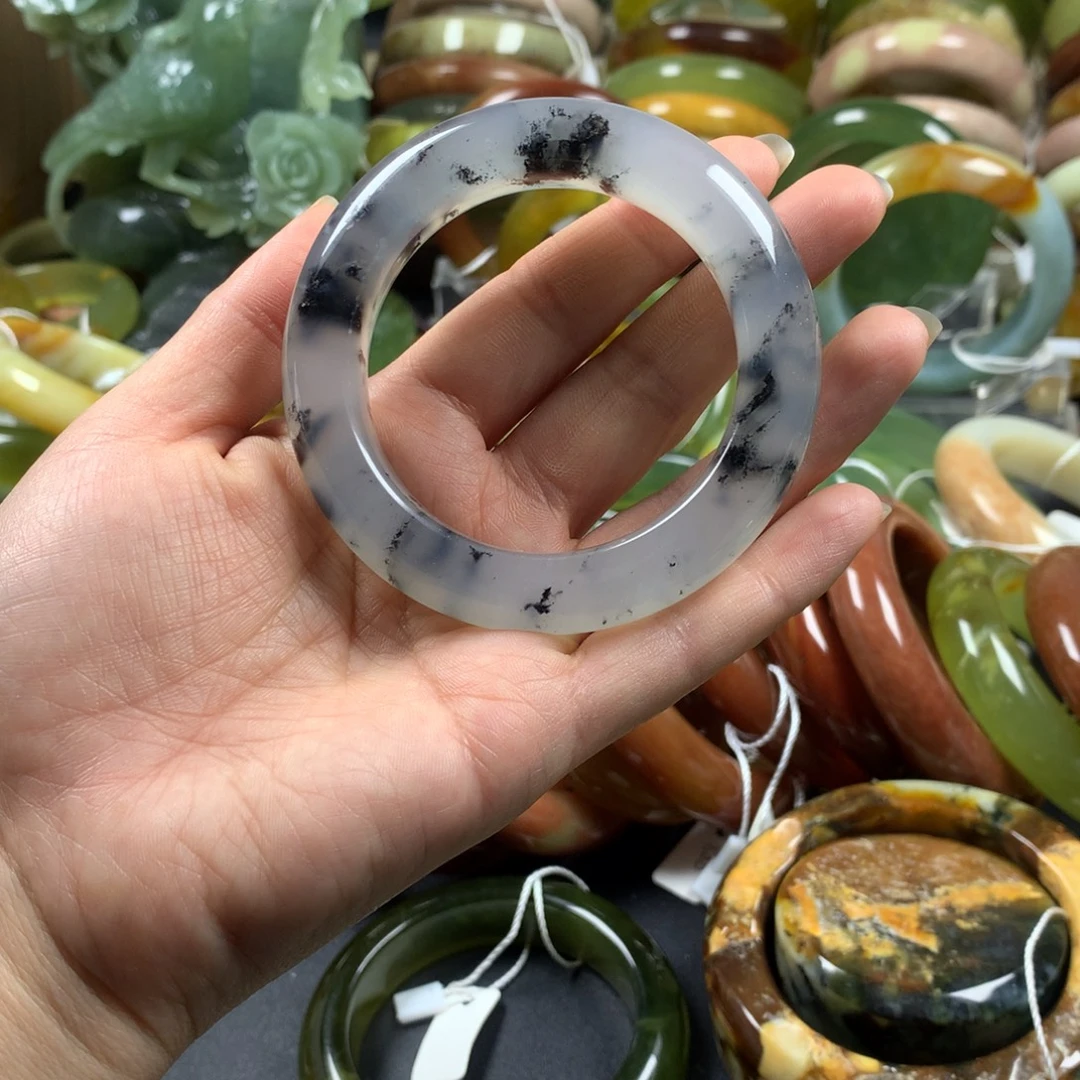 蛇纹石玉未镶嵌手镯
