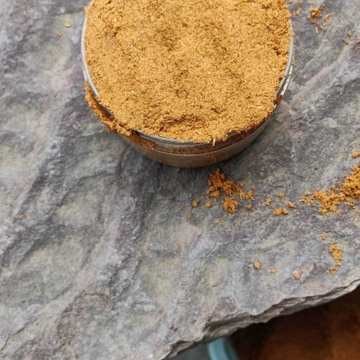 黑油陈华粉一盒，太行崖柏