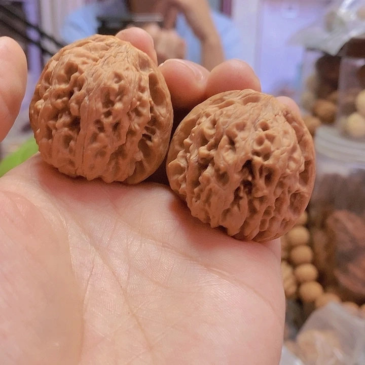 【闪购商品】文玩核桃把件39蜡皮千佛山小粗筋