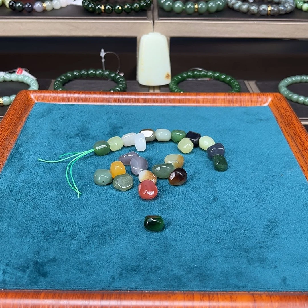 和田玉未镶嵌手链10左右