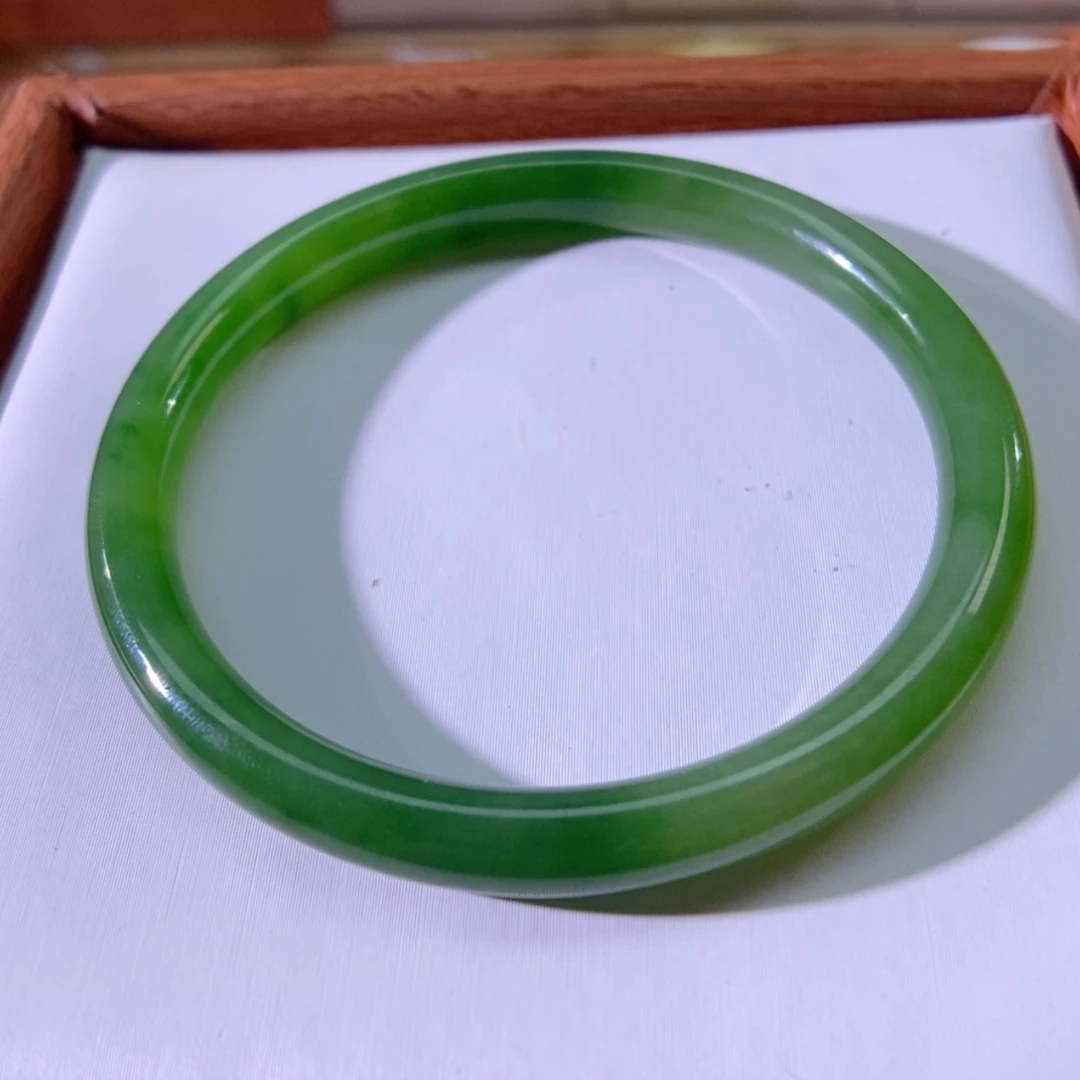 【闪购商品】未镶嵌手镯和田玉（碧玉）俄碧 冰阳绿