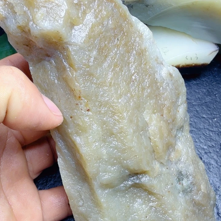 和田玉（糖玉）未镶嵌珠宝奇石