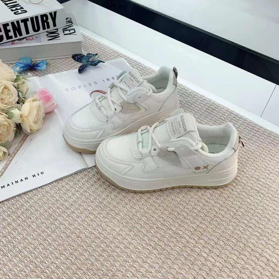 10009   新款时尚百搭系带平底舒适休闲鞋