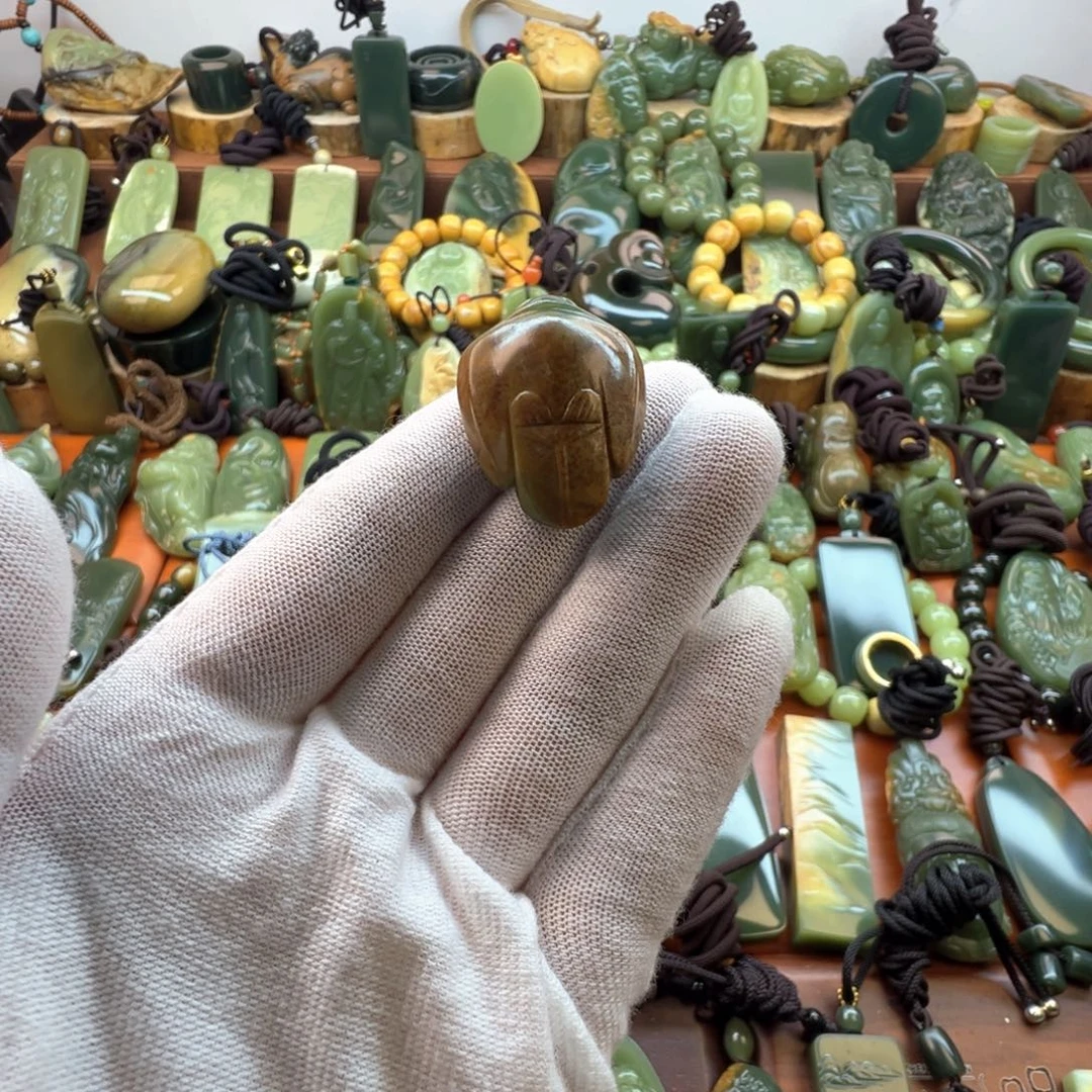 岫岩河磨玉（透闪石质玉）未镶嵌颈饰