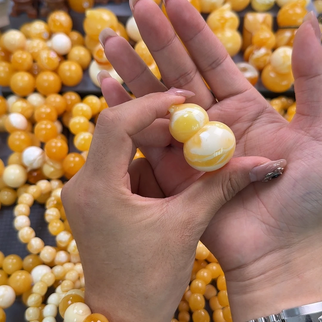 蜜蜡未镶嵌珠宝奇石