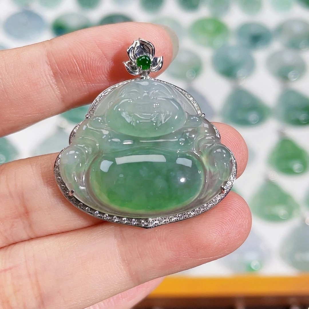 颈饰18K金镶嵌翡翠吊坠