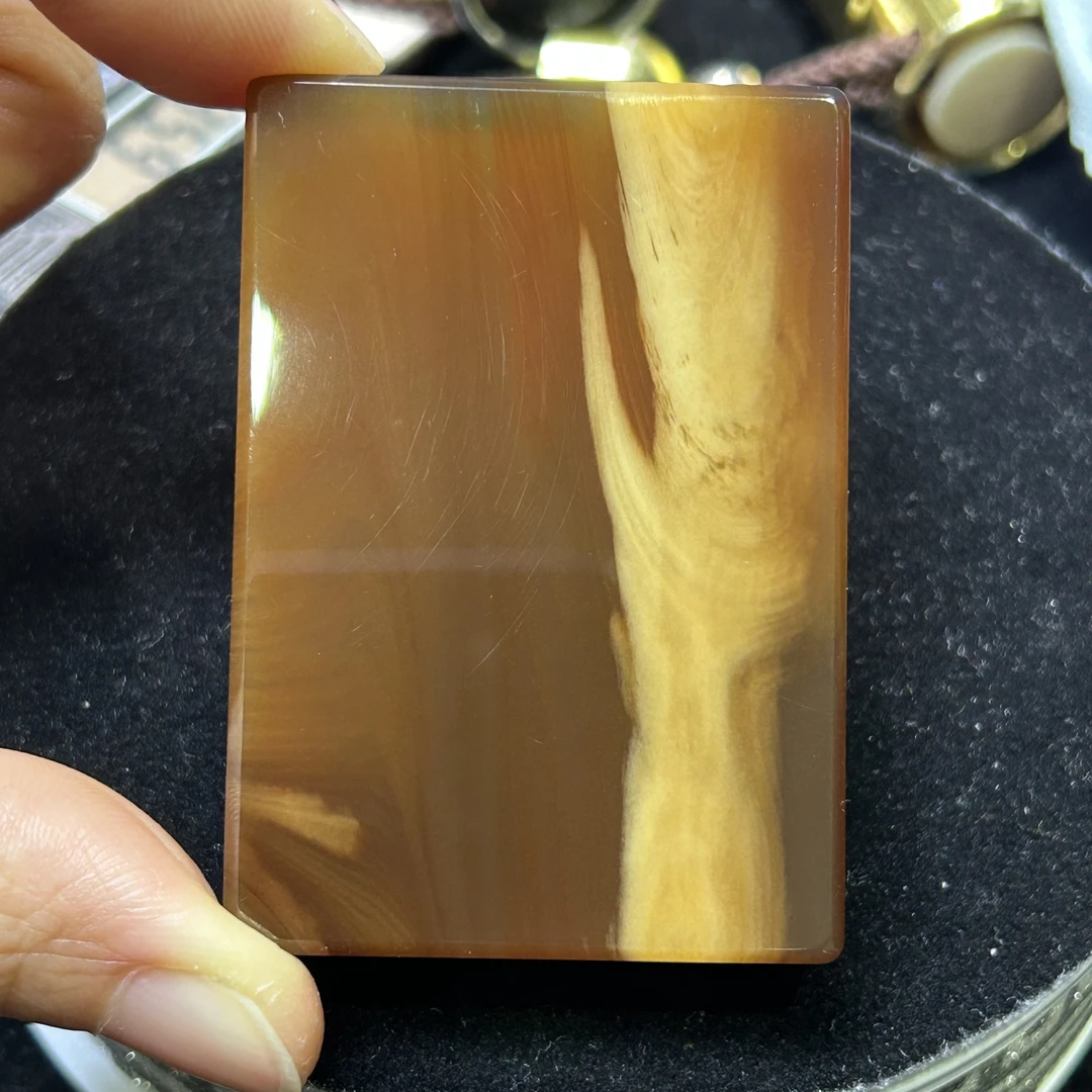 缅甸琥珀蜜蜡子冈牌吊坠