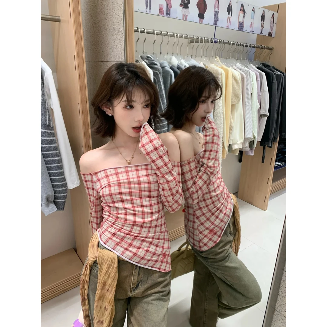 2025年早春甜辣格子上衣设计感小众一字肩T恤衫女休闲牛仔裤套装