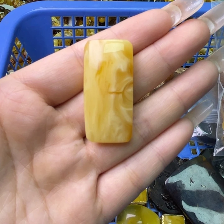 琥珀未镶嵌珠宝奇石