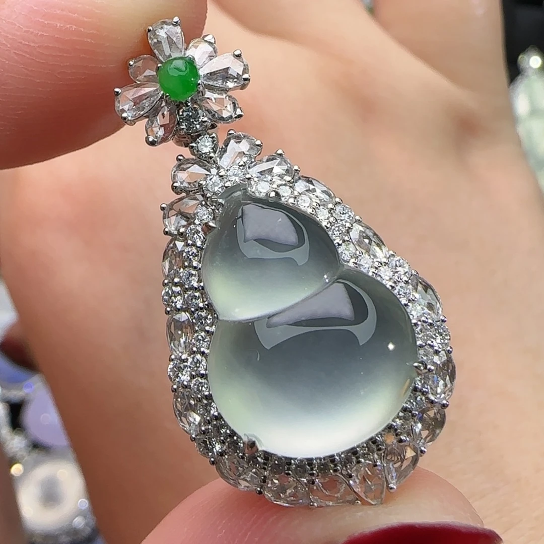 翡翠18K金镶嵌颈饰天然翡翠