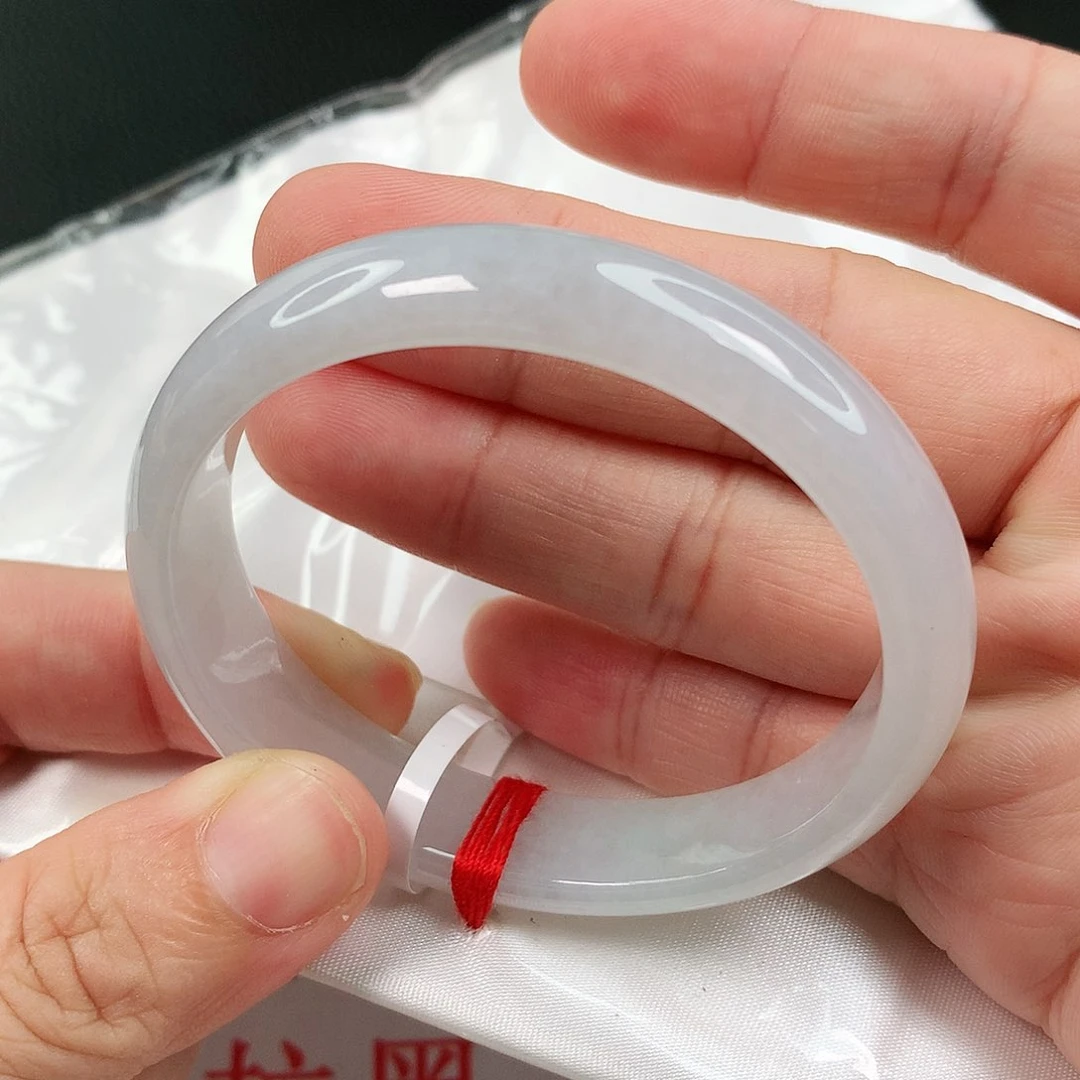 翡翠手镯未镶嵌，，，，，，，，