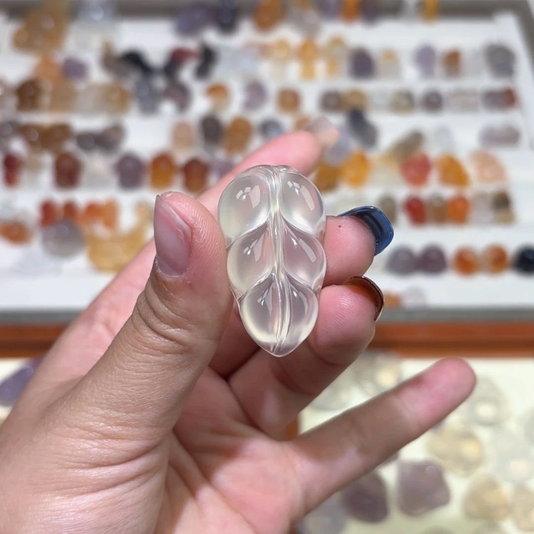 玛瑙/玉髓颈饰未镶嵌秋**?