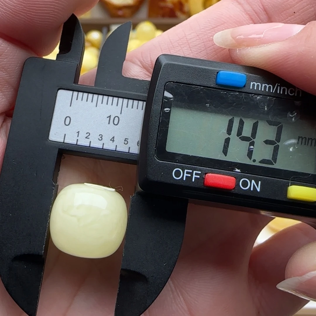 蜜蜡未镶嵌裸石白花老型