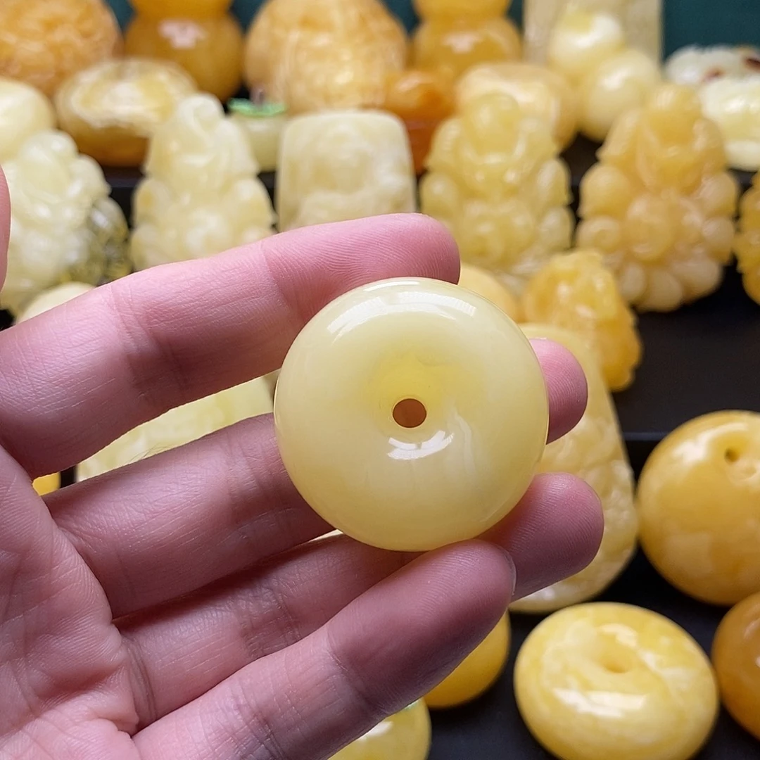 琥珀颈饰未镶嵌琥珀蜜蜡吊坠