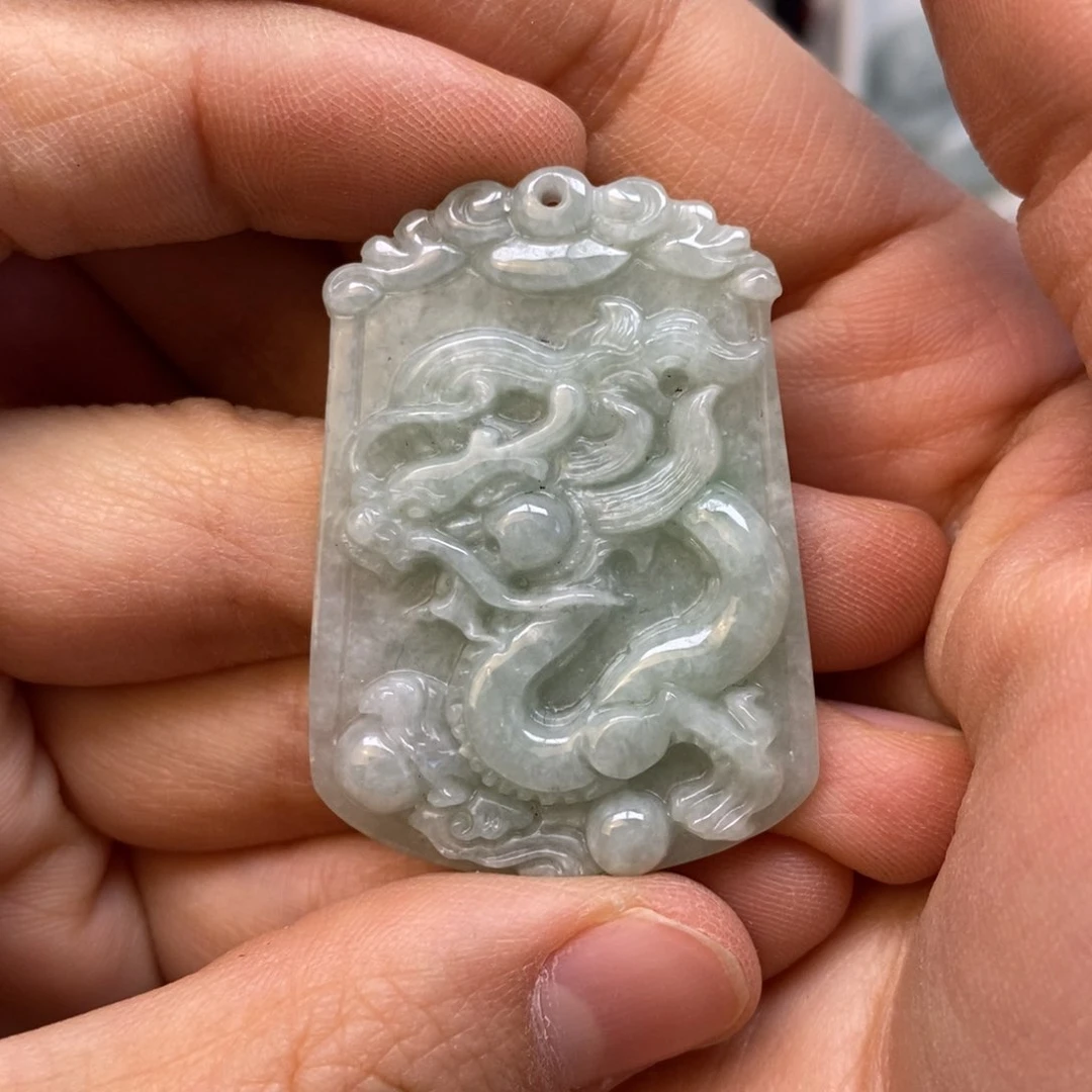 翡翠颈饰未镶嵌龙