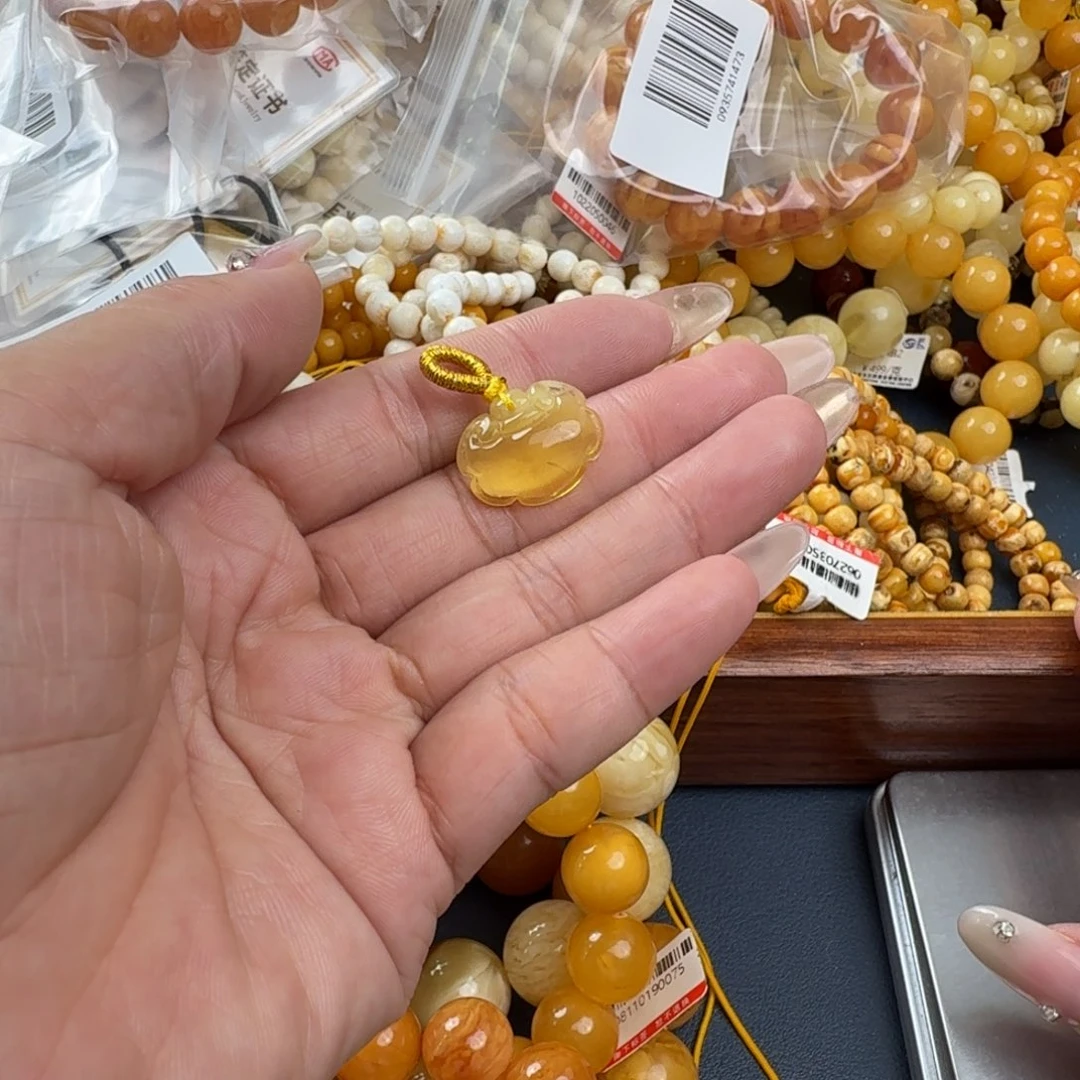 琥珀未镶嵌珠宝奇石