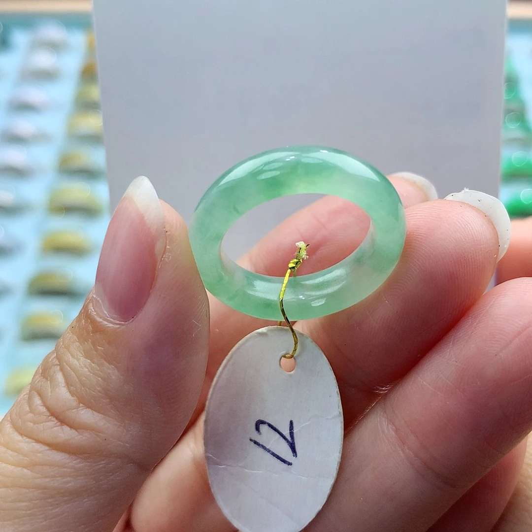 翡翠戒指未镶嵌12圈