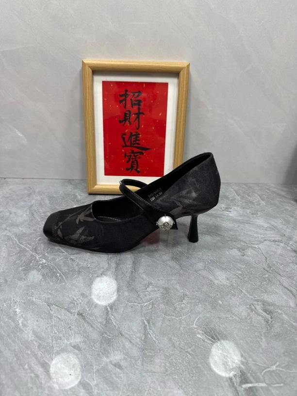 34854455一字扣国风中跟浅口高跟方头muji风明星同款百搭轻奢鞋子