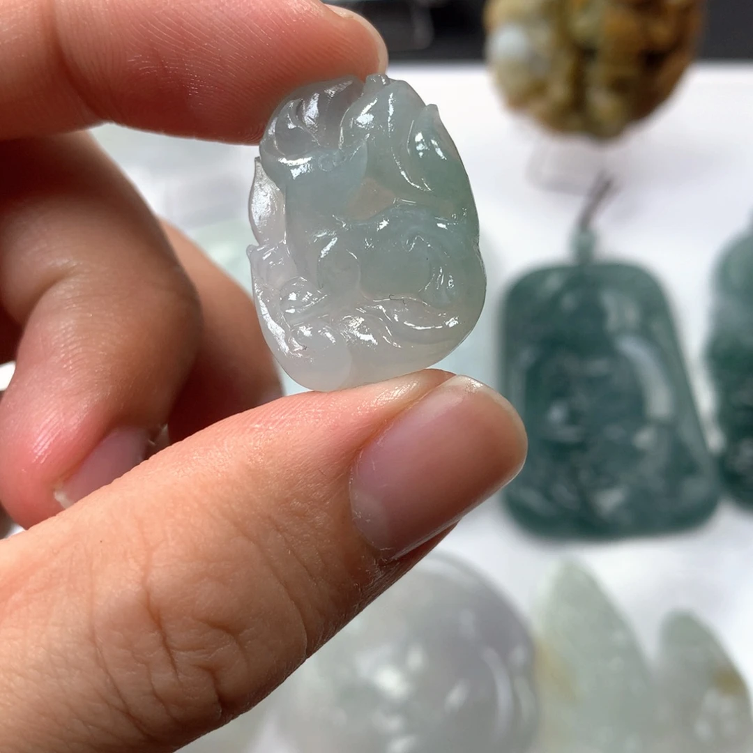 定制翡翠未镶嵌吊坠