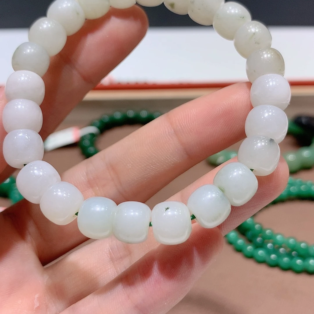 独山玉未镶嵌挂件
