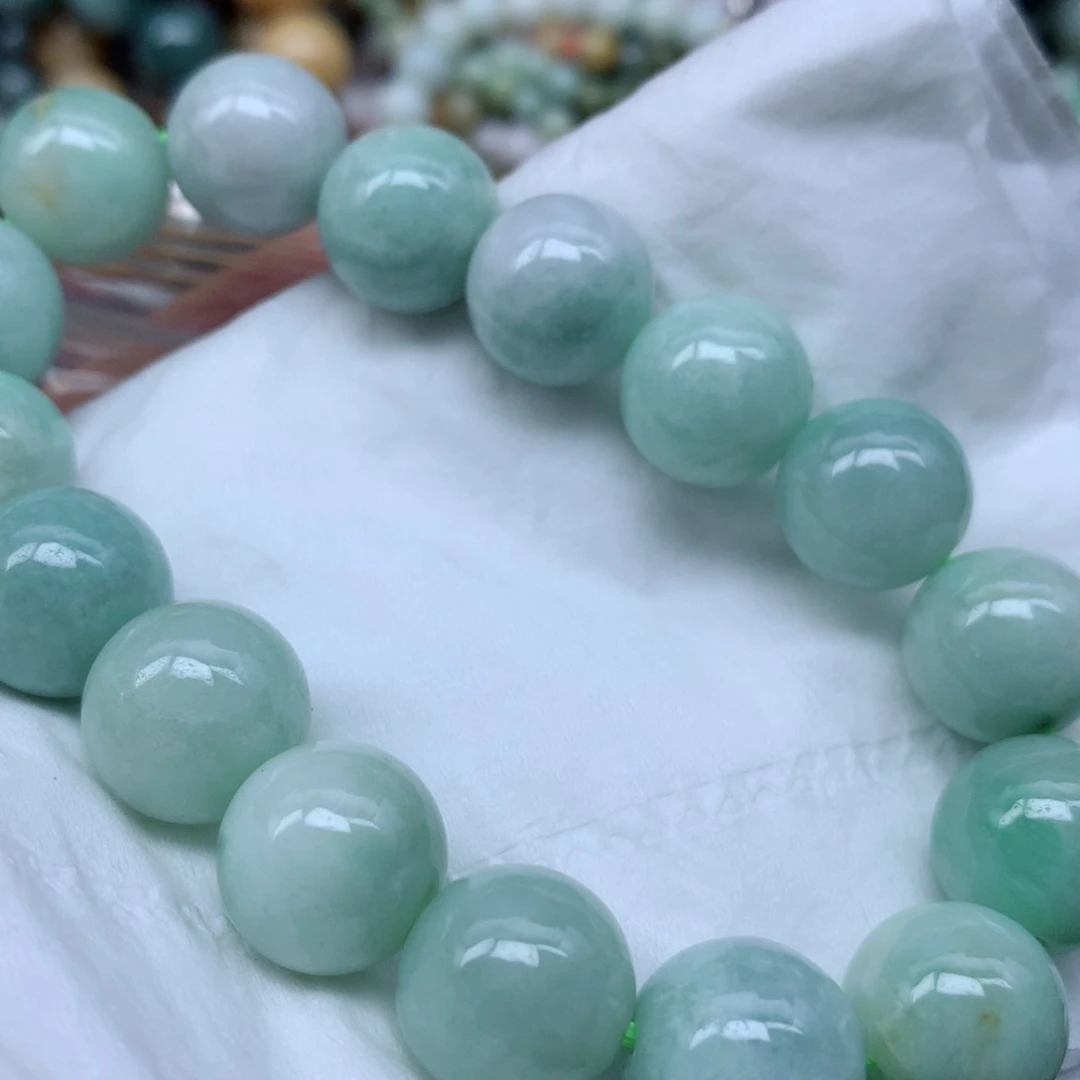 翡翠未镶嵌颈饰珠子