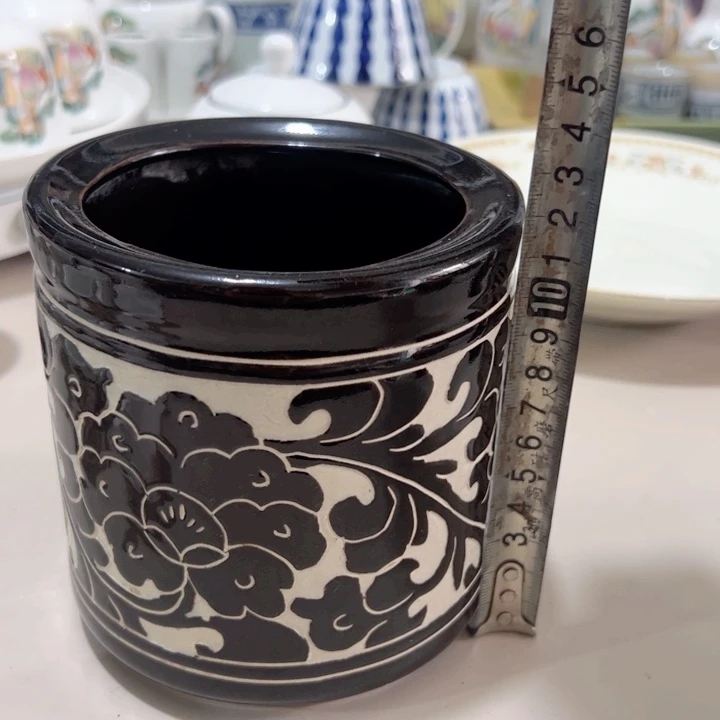 瓷片陶瓷制品黑刻笔筒