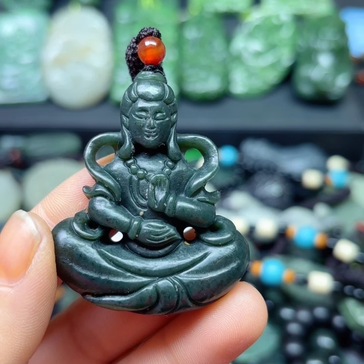 颈饰未镶嵌和田玉（糖玉）