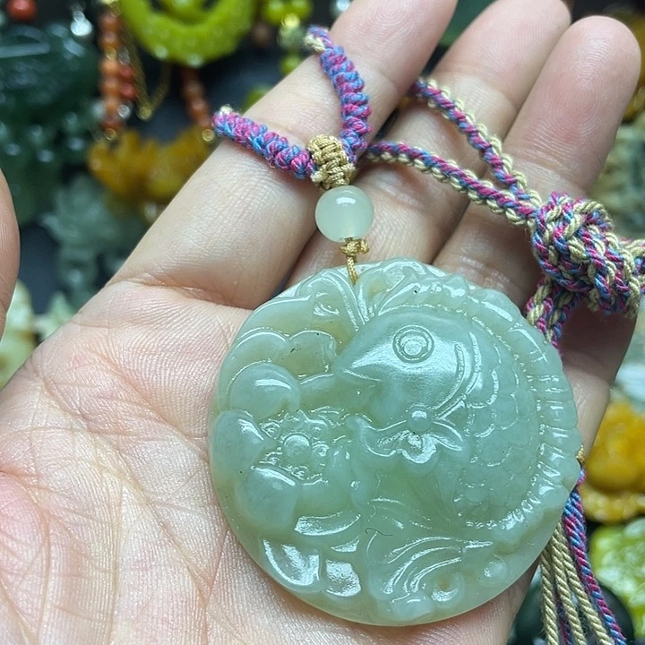 未镶嵌蛇纹石玉颈饰
