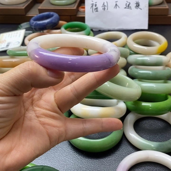 石英质玉手镯未镶嵌