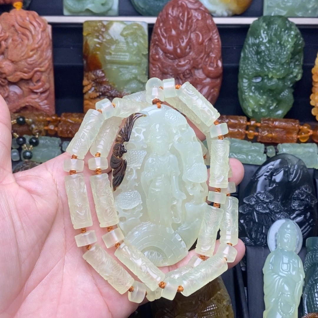 蛇纹石玉未镶嵌颈饰香*