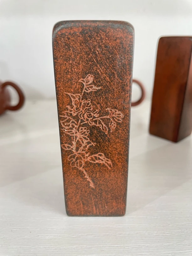 钦州坭兴陶小摆件一个