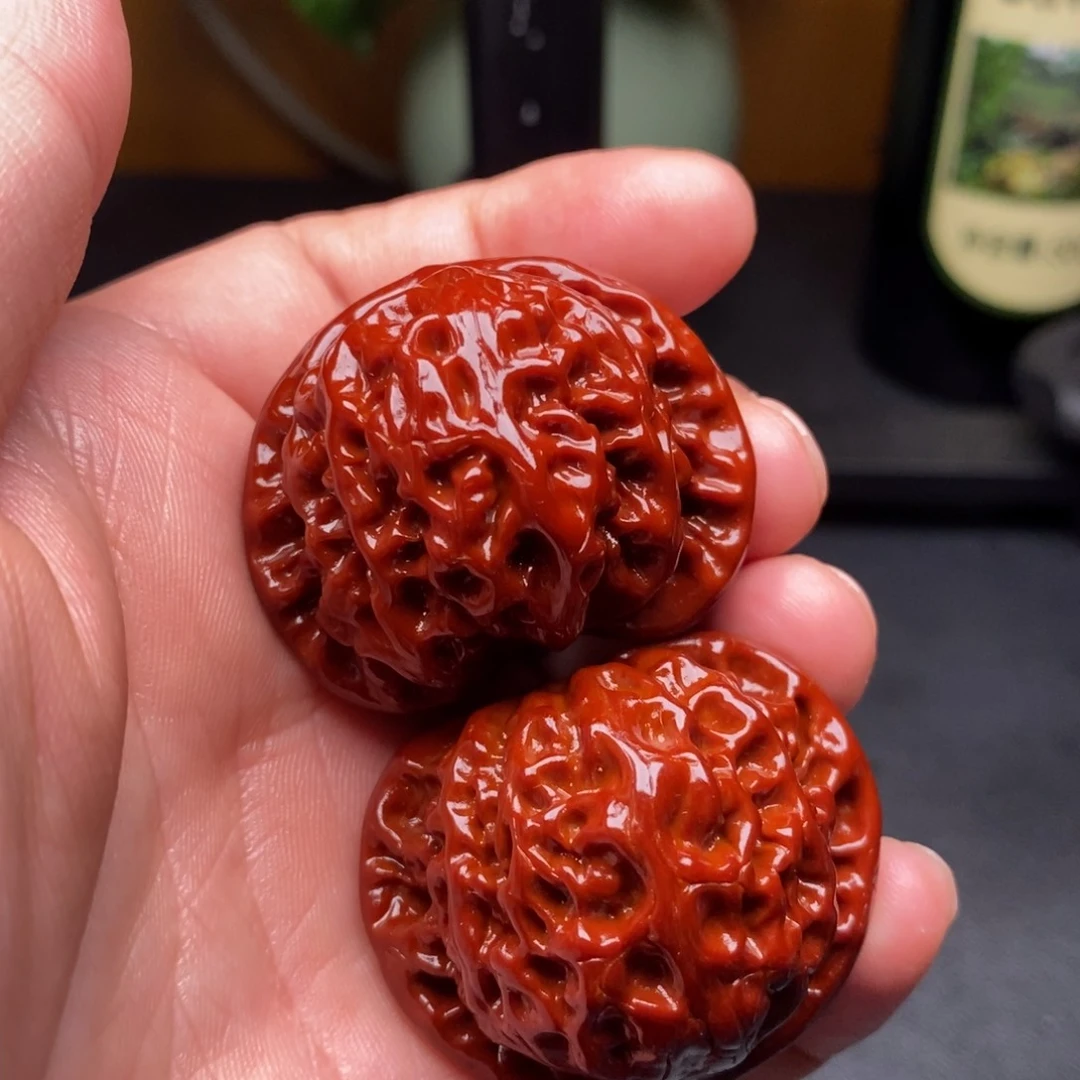 文玩核桃吊坠40宫灯