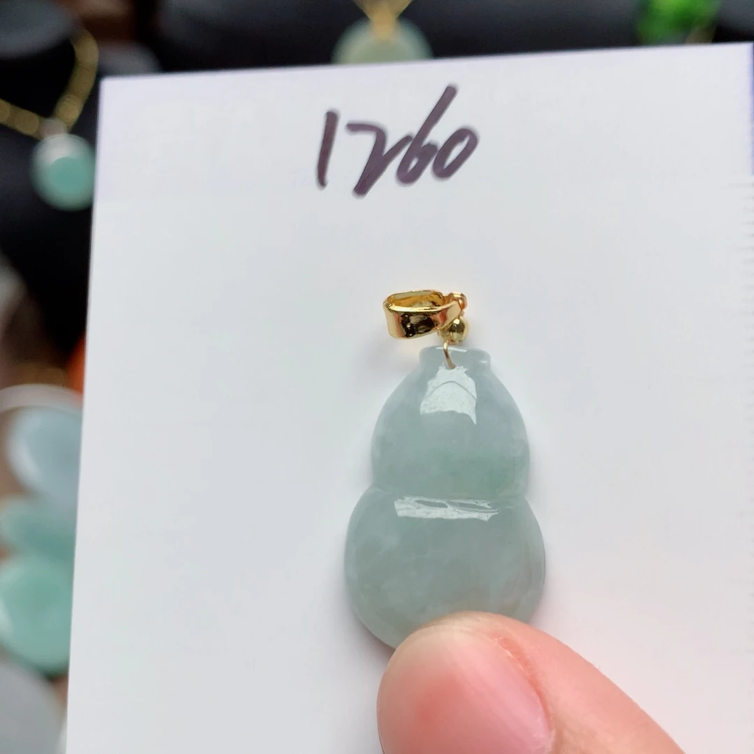 翡翠颈饰合金吊坠