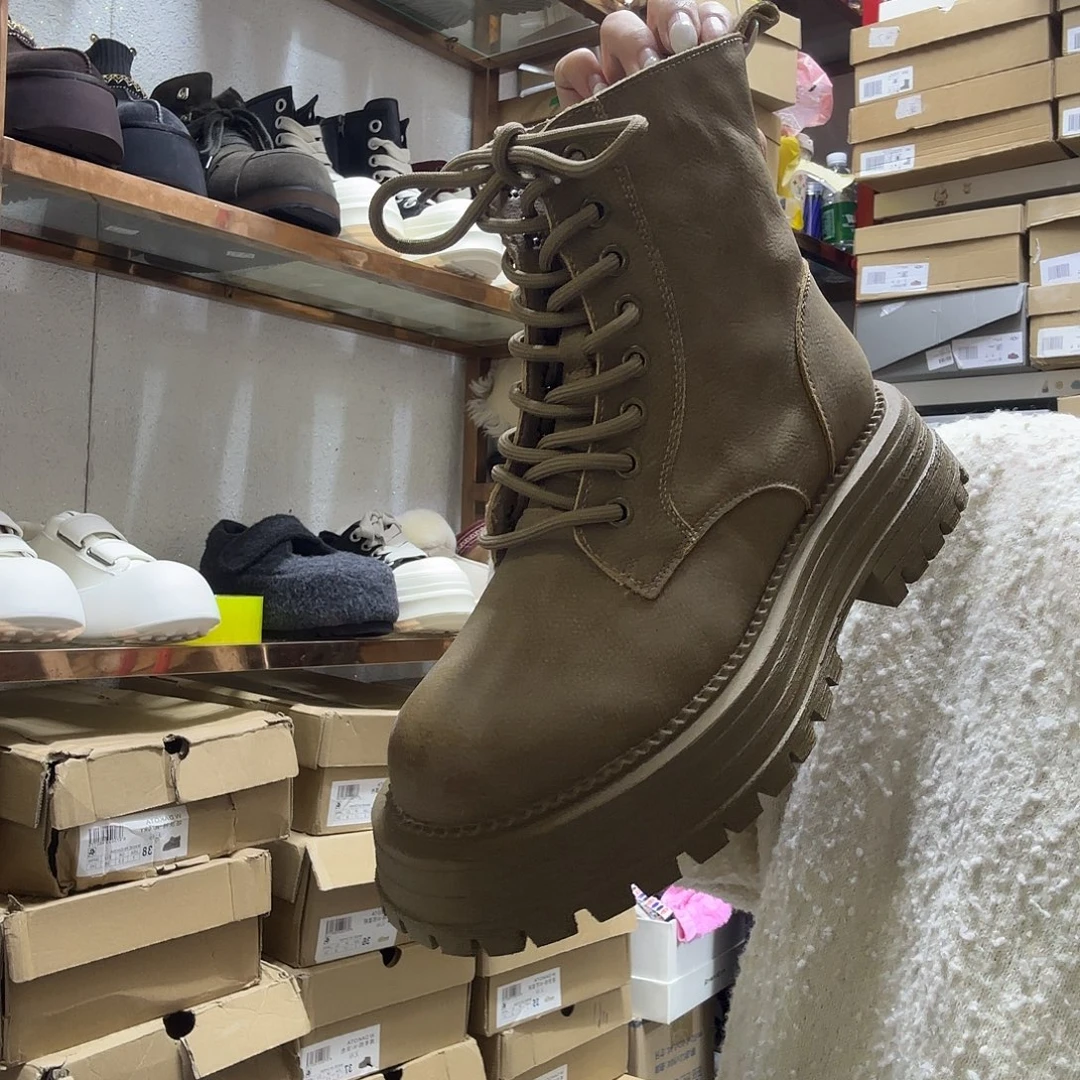 37码卡其马丁靴单里