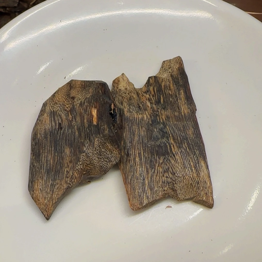 沉香沉香碎屑陆河块料20.7克