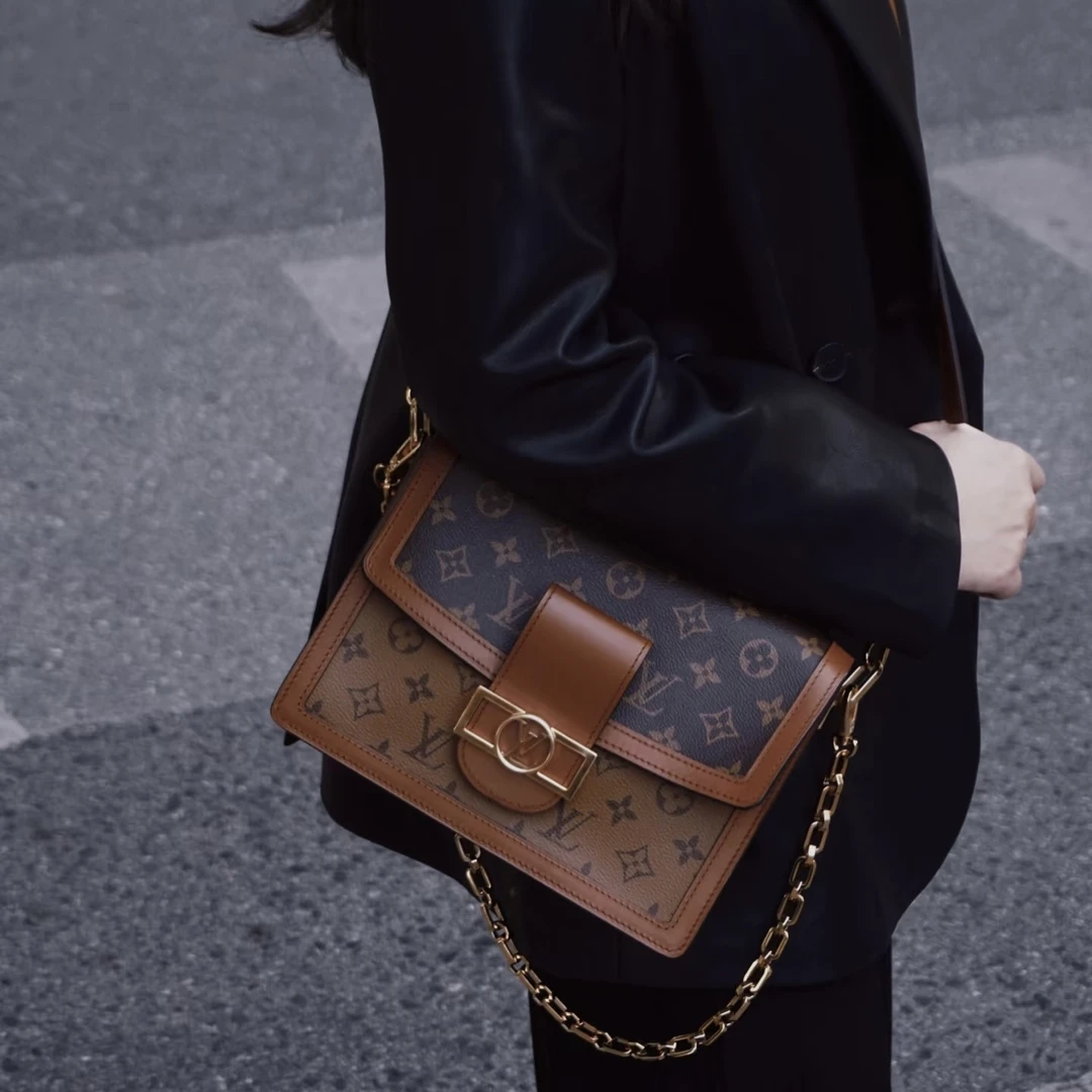 99新 LouisVuitton/路易威登 中号老花达芙妮斜挎包