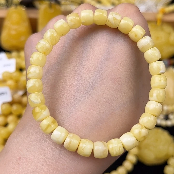 琥珀未镶嵌颈饰琥珀