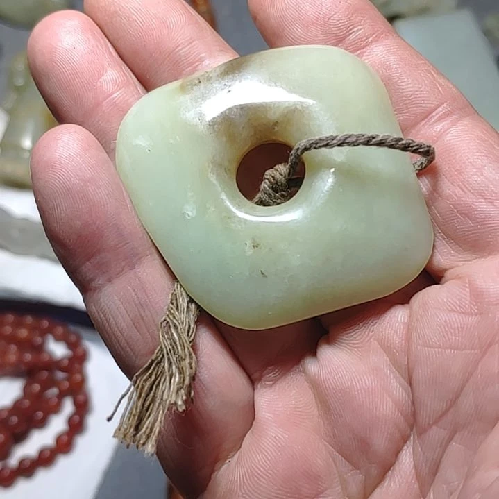 和田玉颈饰未镶嵌越*