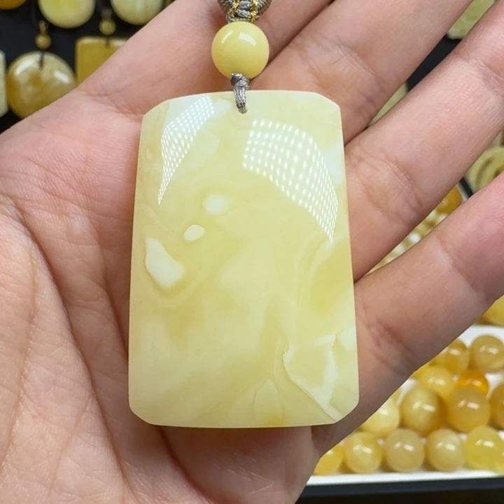 蜜蜡未镶嵌珠宝奇石