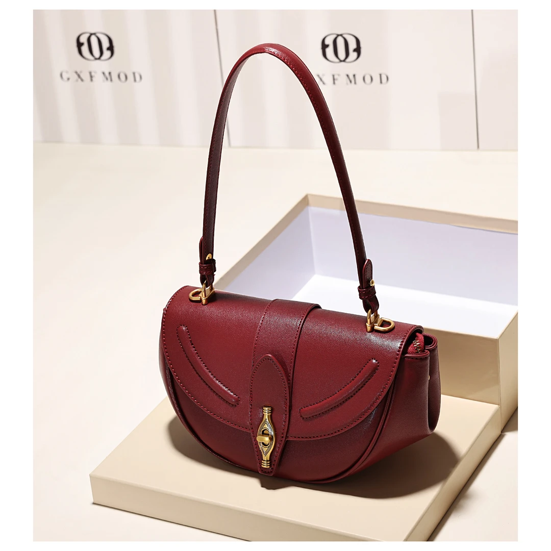 GXFMOD小众设计时尚红色单肩马鞍包女2025早秋新款通勤结婚新娘包