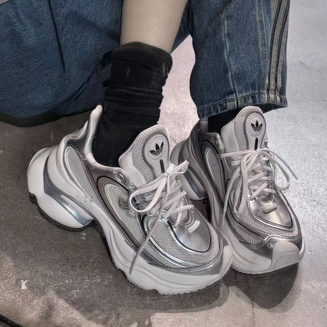 adidas三叶草OZVENUZ经典运动增高透气鞋    KI0557