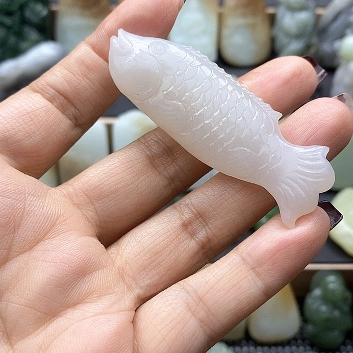 颈饰未镶嵌和田玉(糖玉)