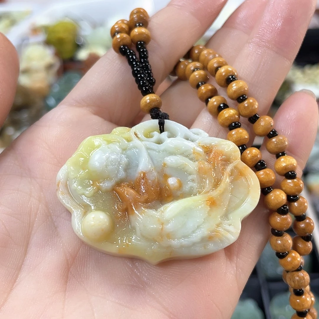 蛇纹石玉颈饰未镶嵌