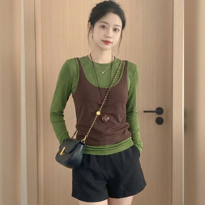 胖mm大码女装巨好看的秋冬装一整套绿色T恤叠穿背心上衣两件套装